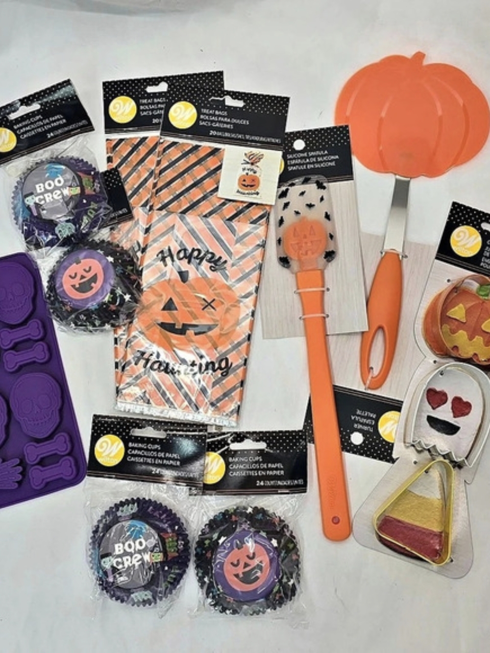 Halloween Bakeware Set • Wilton NWT